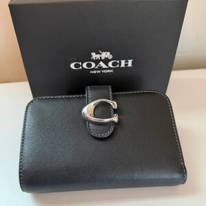 Coach tabby wallet